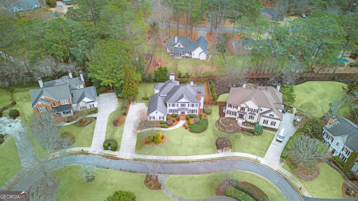 Roswell, Georgia 30076, United States, 5 Bedrooms Bedrooms, ,5 BathroomsBathrooms,Residential,Pending,16717