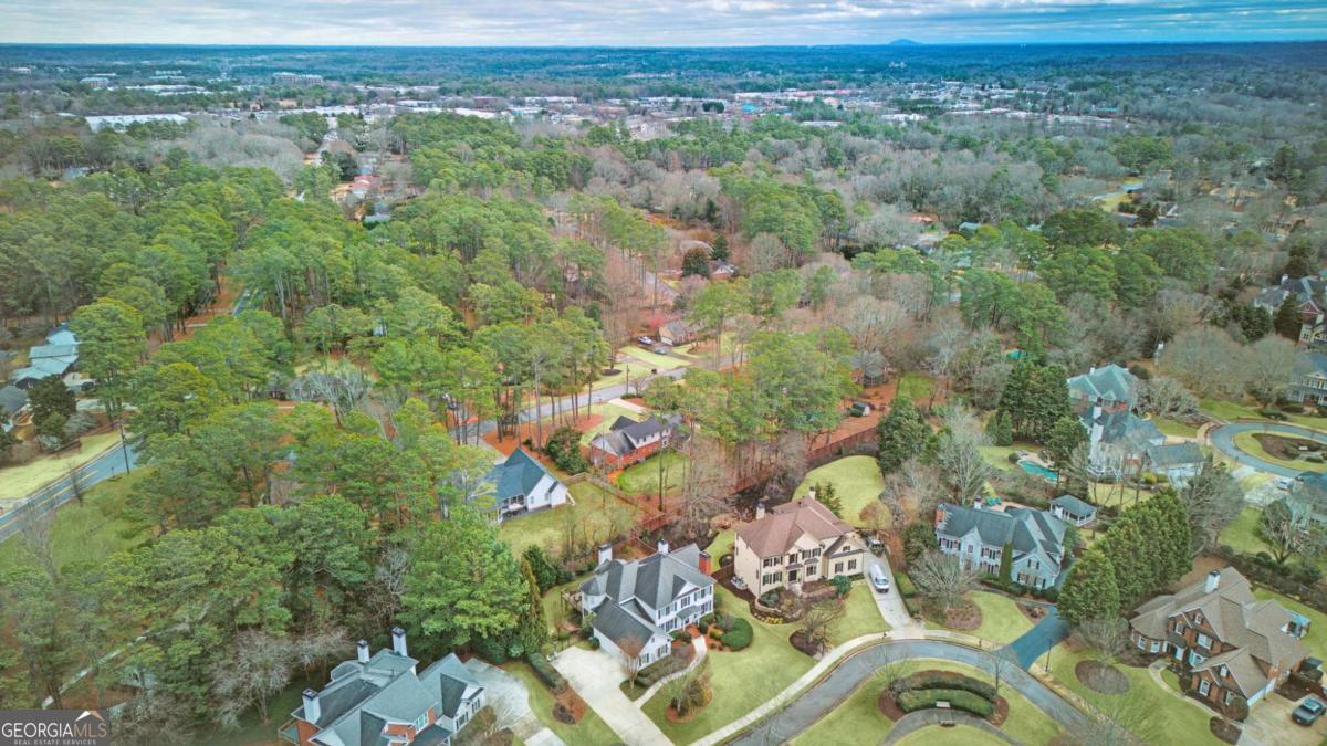 Roswell, Georgia 30076, United States, 5 Bedrooms Bedrooms, ,5 BathroomsBathrooms,Residential,Pending,16717