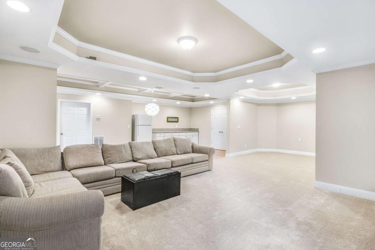 Roswell, Georgia 30076, United States, 5 Bedrooms Bedrooms, ,5 BathroomsBathrooms,Residential,Pending,16717