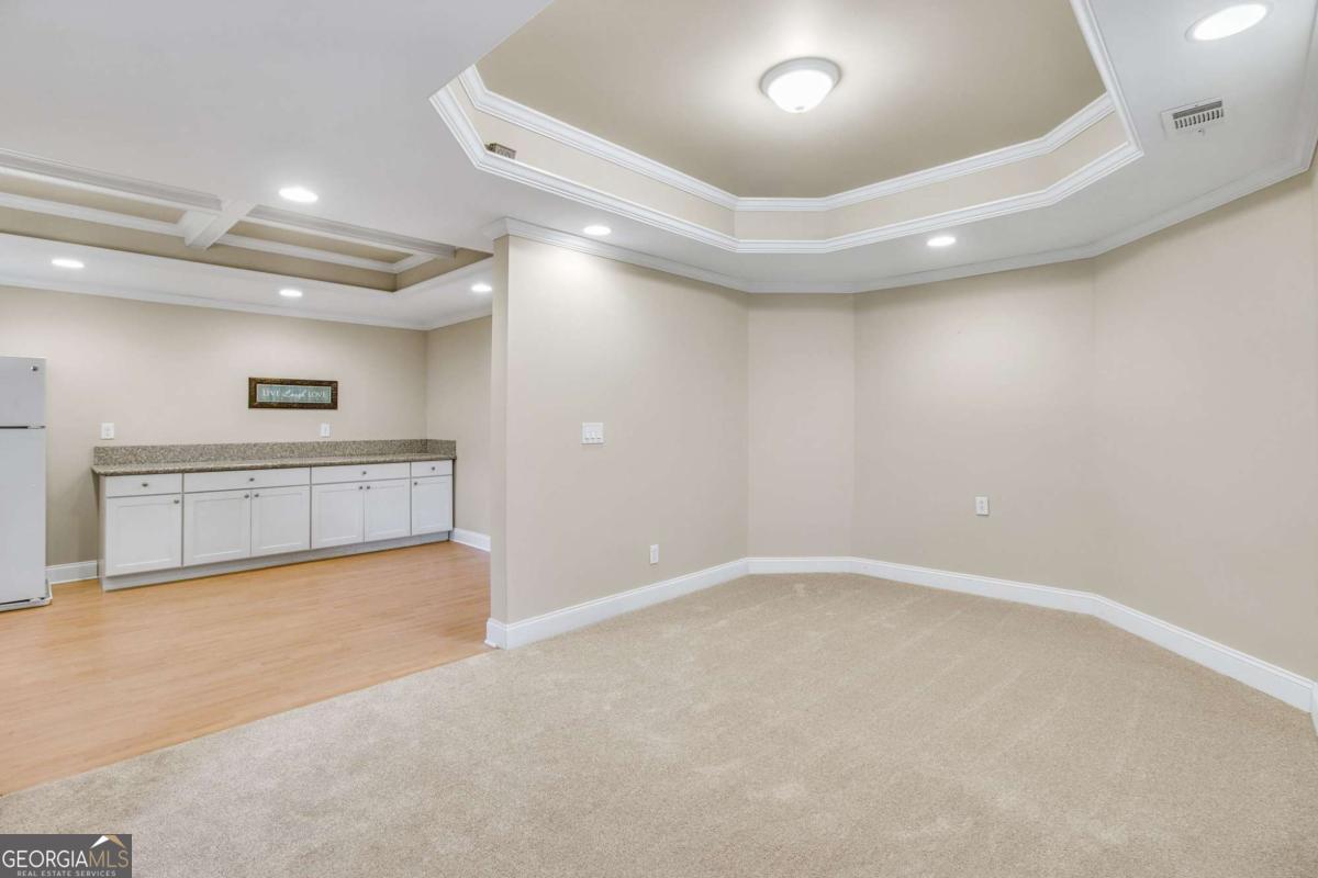 Roswell, Georgia 30076, United States, 5 Bedrooms Bedrooms, ,5 BathroomsBathrooms,Residential,Pending,16717