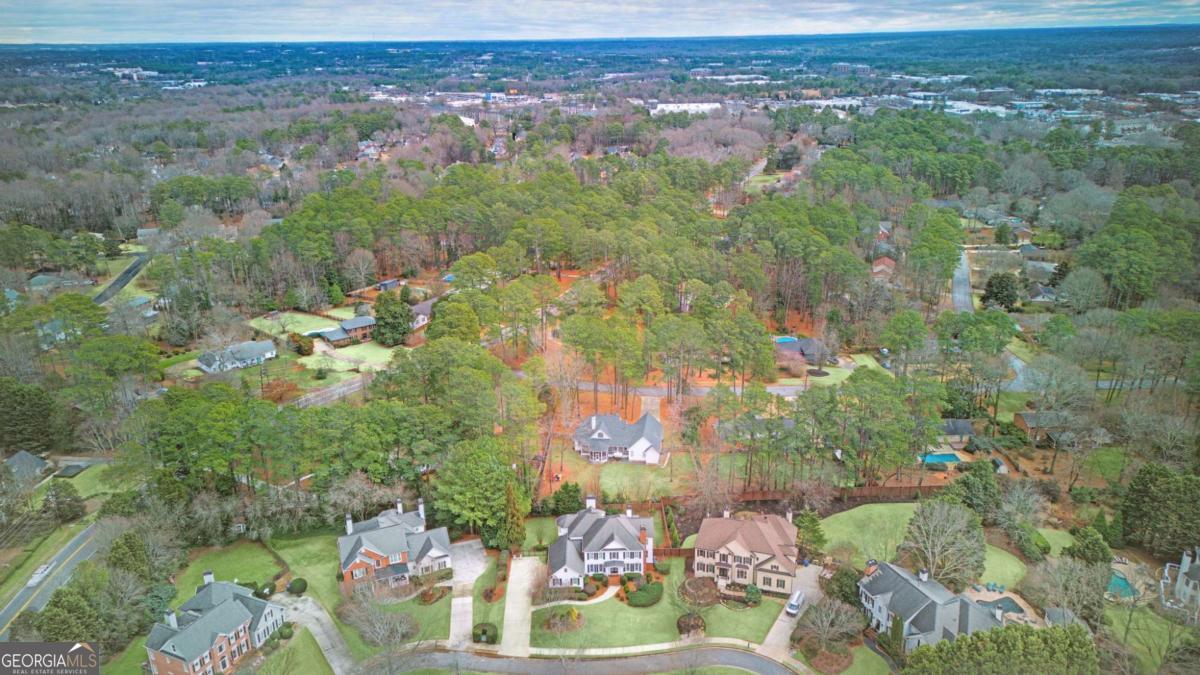 Roswell, Georgia 30076, United States, 5 Bedrooms Bedrooms, ,5 BathroomsBathrooms,Residential,Pending,16717