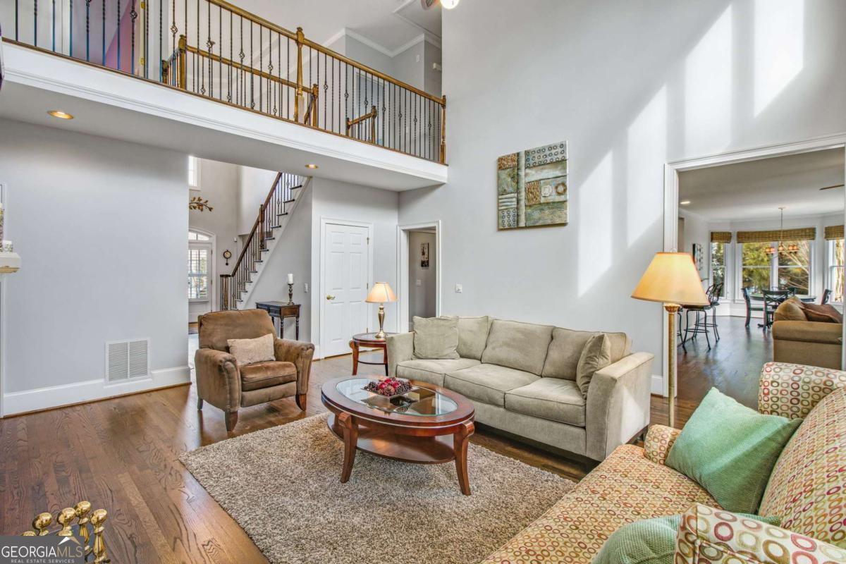 Roswell, Georgia 30076, United States, 5 Bedrooms Bedrooms, ,5 BathroomsBathrooms,Residential,Pending,16717