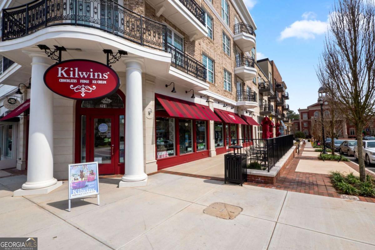 Roswell, Georgia 30076, United States, 5 Bedrooms Bedrooms, ,5 BathroomsBathrooms,Residential,Pending,16717