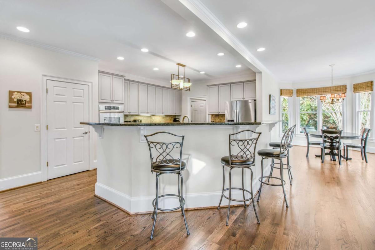 Roswell, Georgia 30076, United States, 5 Bedrooms Bedrooms, ,5 BathroomsBathrooms,Residential,Pending,16717