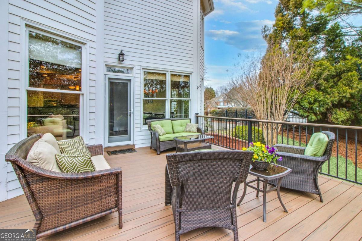 Roswell, Georgia 30076, United States, 5 Bedrooms Bedrooms, ,5 BathroomsBathrooms,Residential,Pending,16717