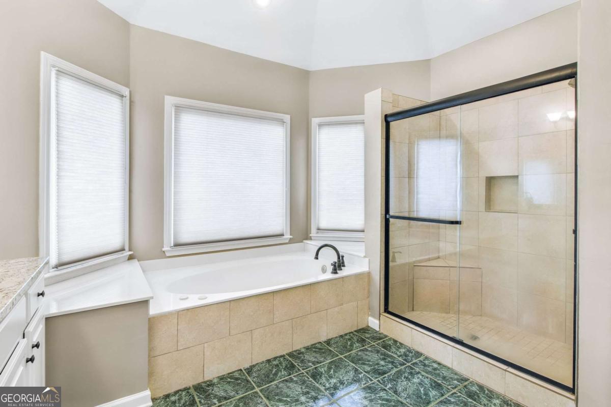 Roswell, Georgia 30076, United States, 5 Bedrooms Bedrooms, ,5 BathroomsBathrooms,Residential,Pending,16717