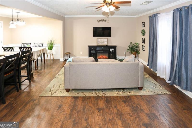 3711 RAMBLING WOODS DR