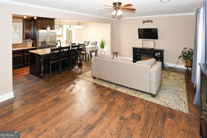 3711 RAMBLING WOODS DR