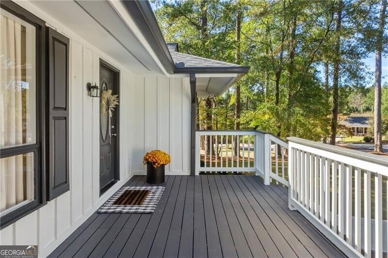 1025 Martins Lake Close