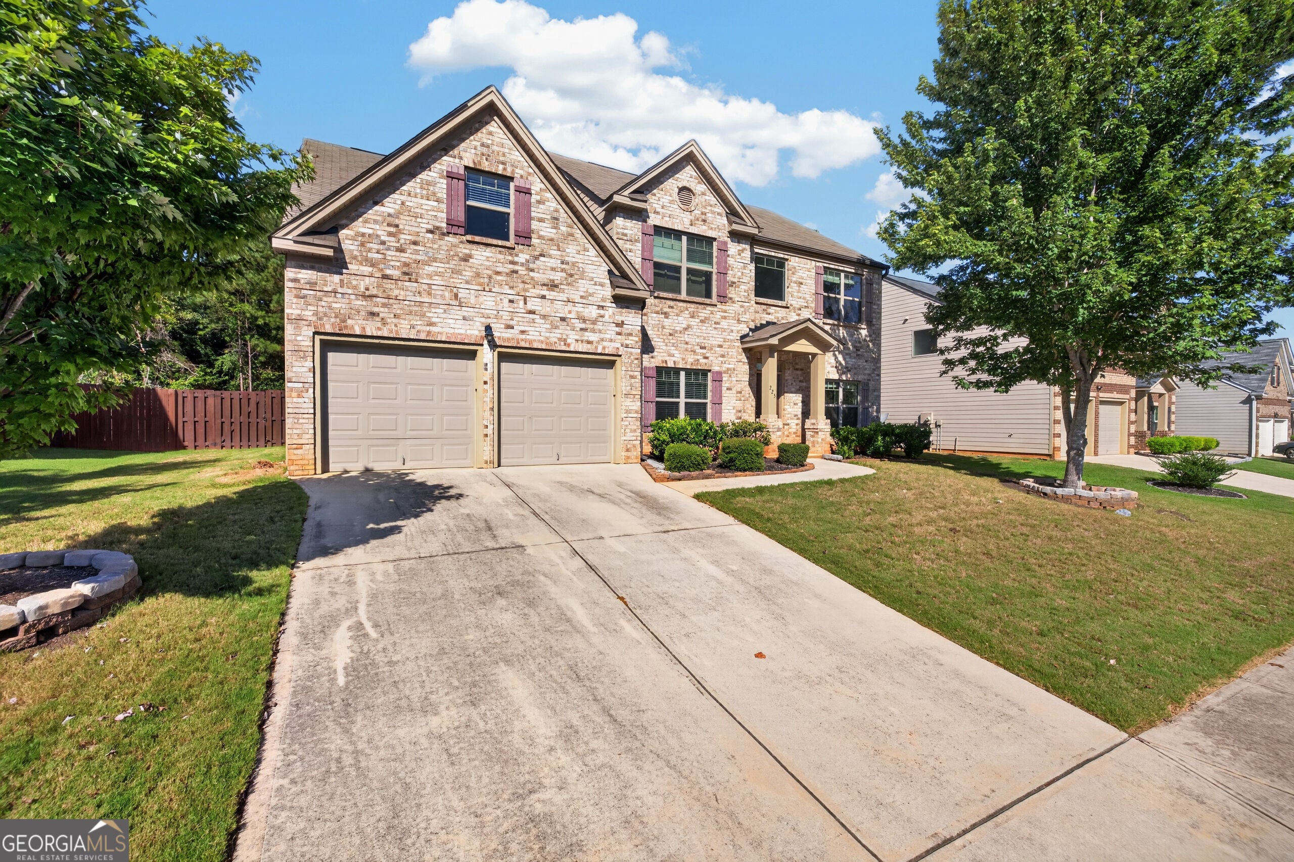 225 Mary Jane LN