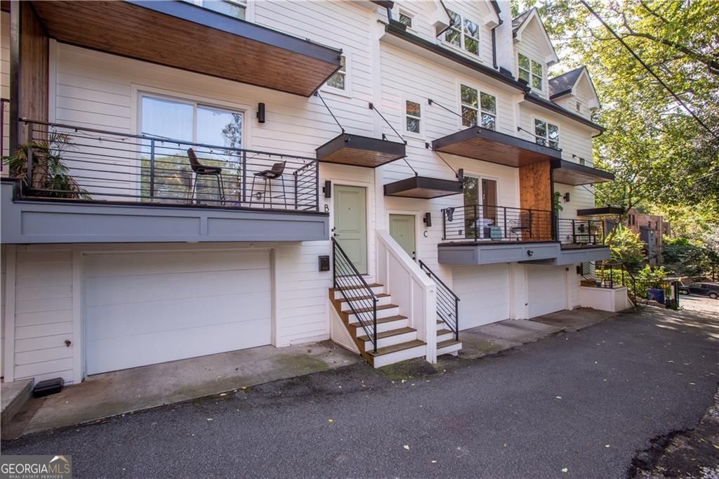 Photo of 704 Durant Place NE #B, Atlanta, GA 30308 (MLS # 10758041)