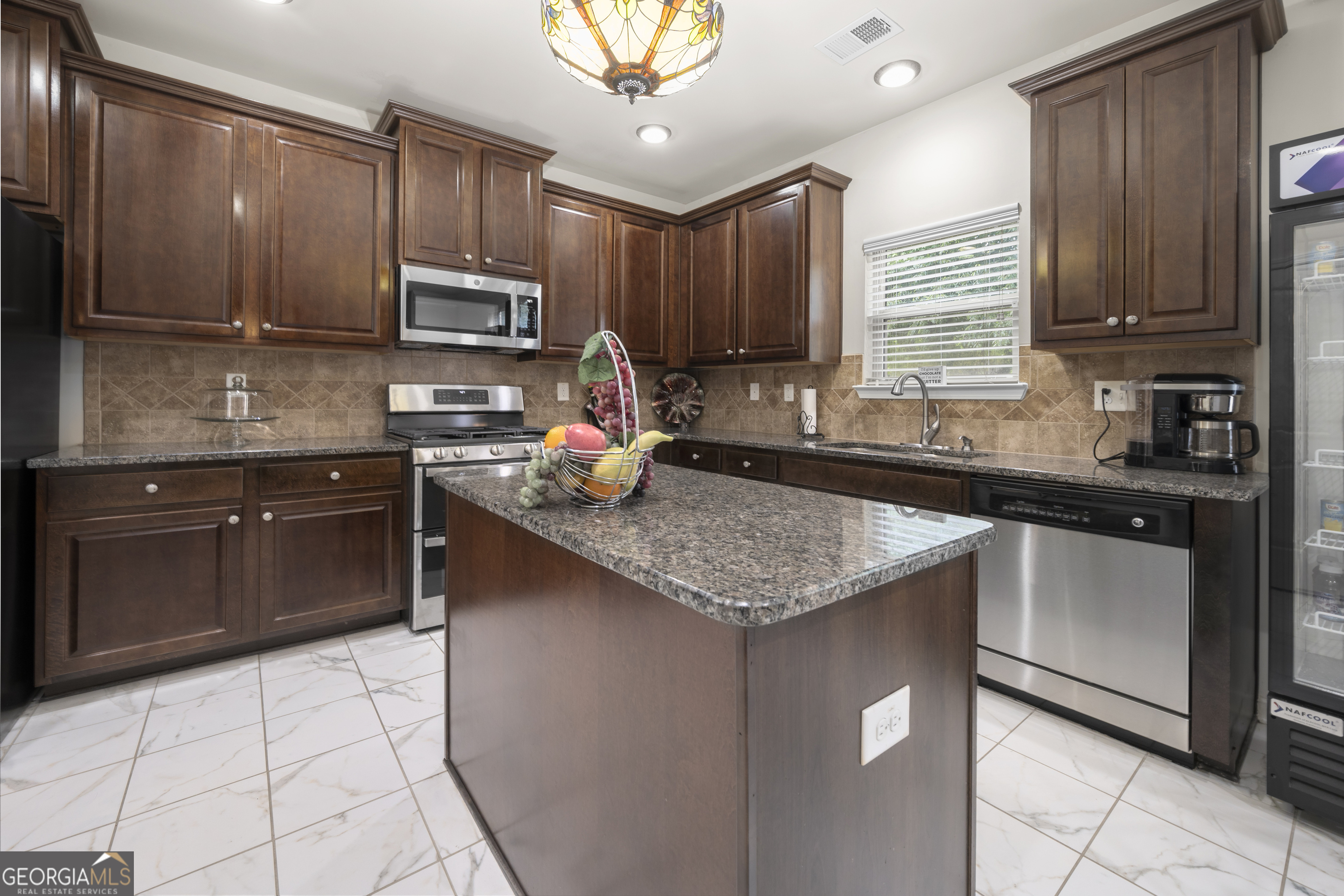 1181 Gateview DR