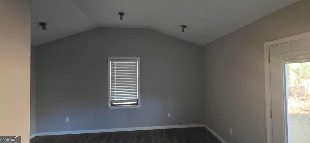 1032 Valley View RD SE