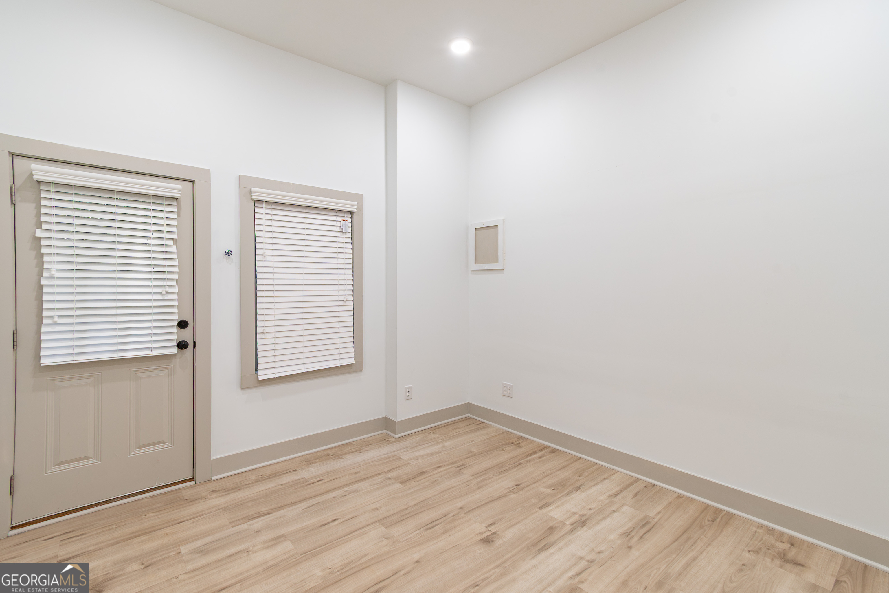 WELLESLEY UNIT V-A - Residential Lease