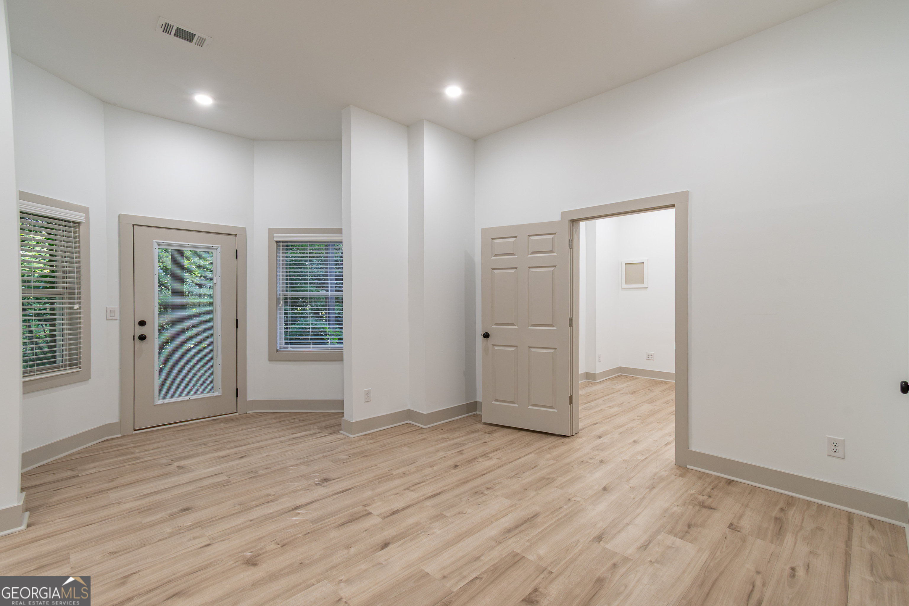 WELLESLEY UNIT V-A - Residential Lease