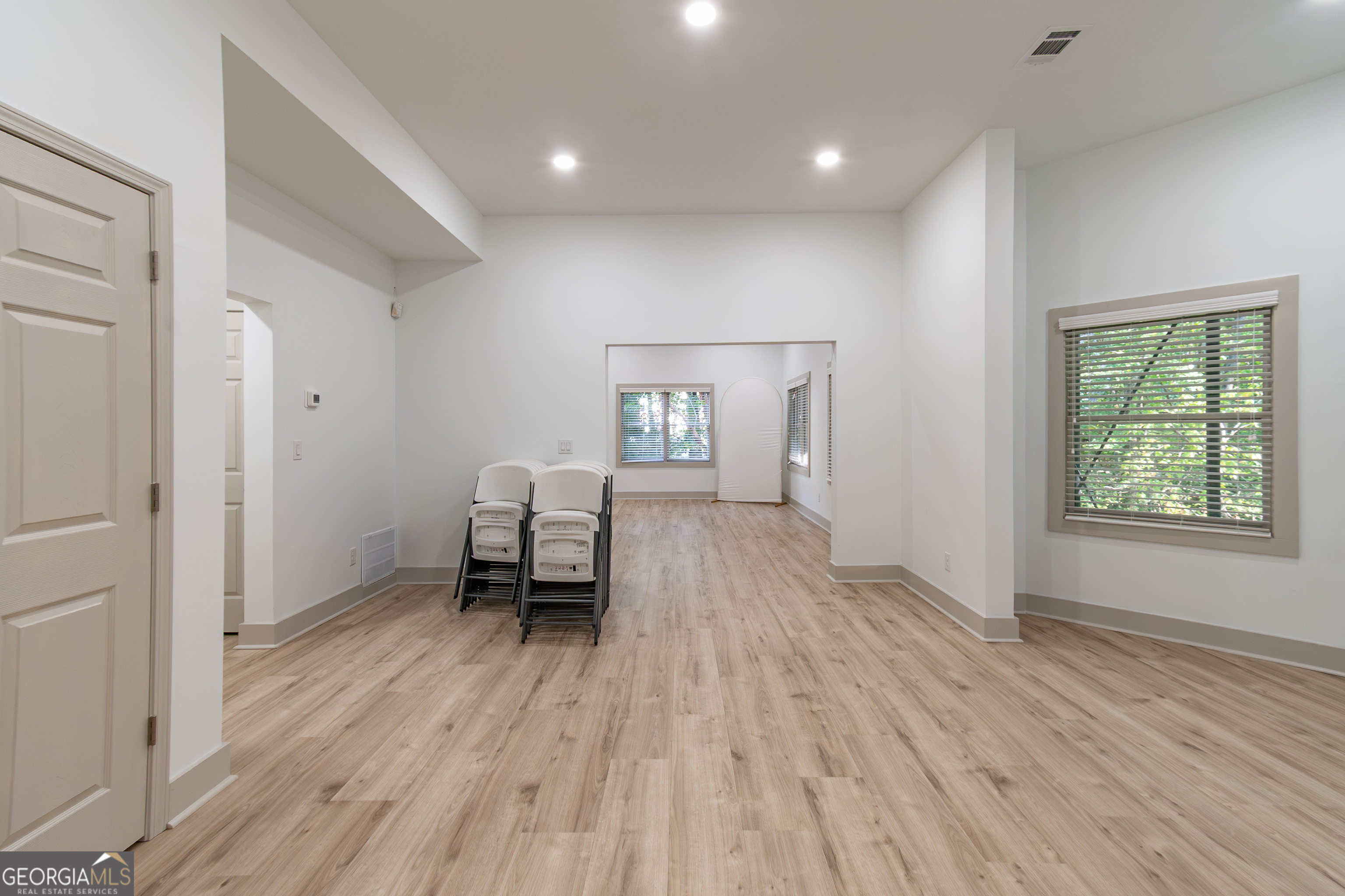 WELLESLEY UNIT V-A - Residential Lease