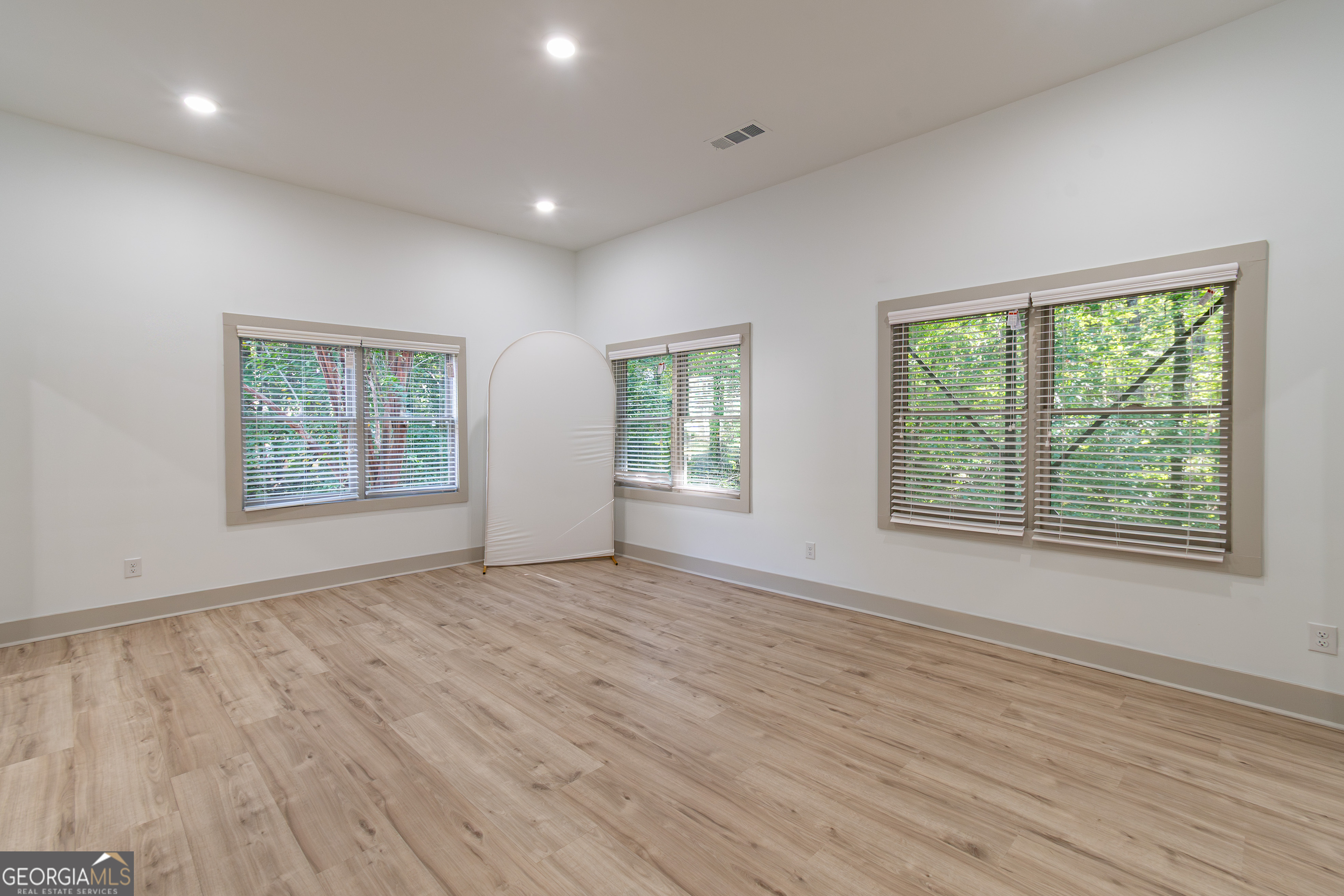 WELLESLEY UNIT V-A - Residential Lease