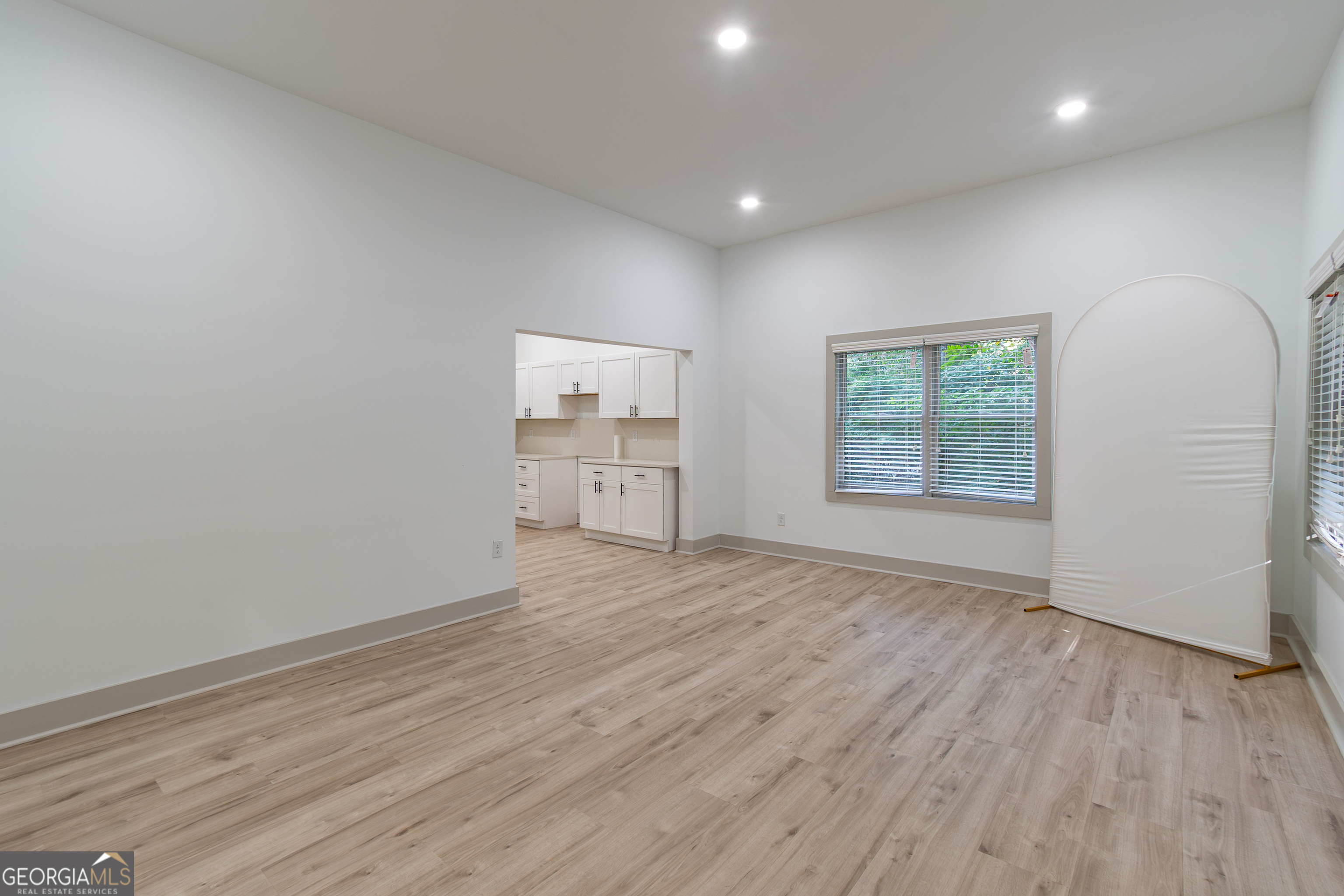 WELLESLEY UNIT V-A - Residential Lease