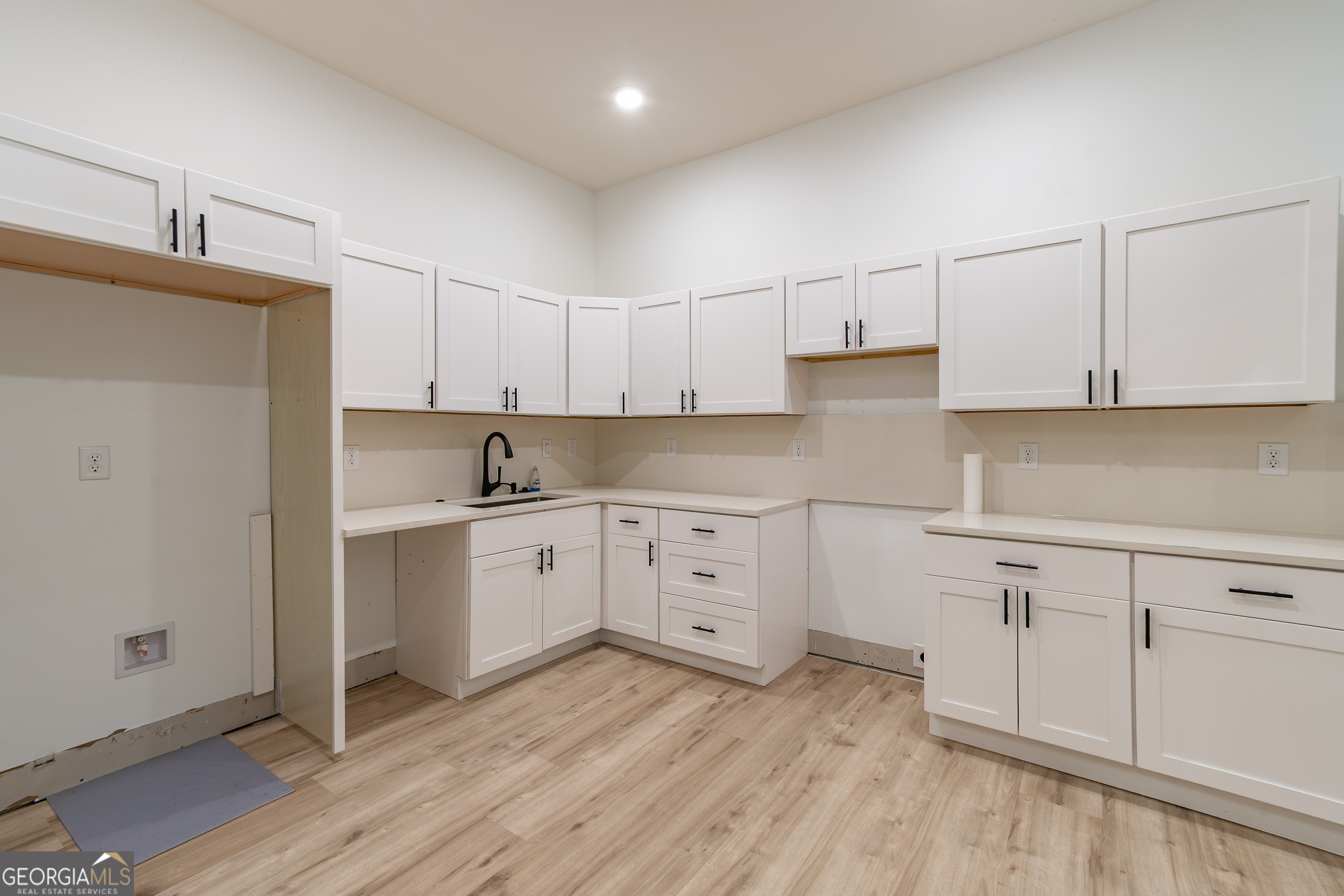 WELLESLEY UNIT V-A - Residential Lease