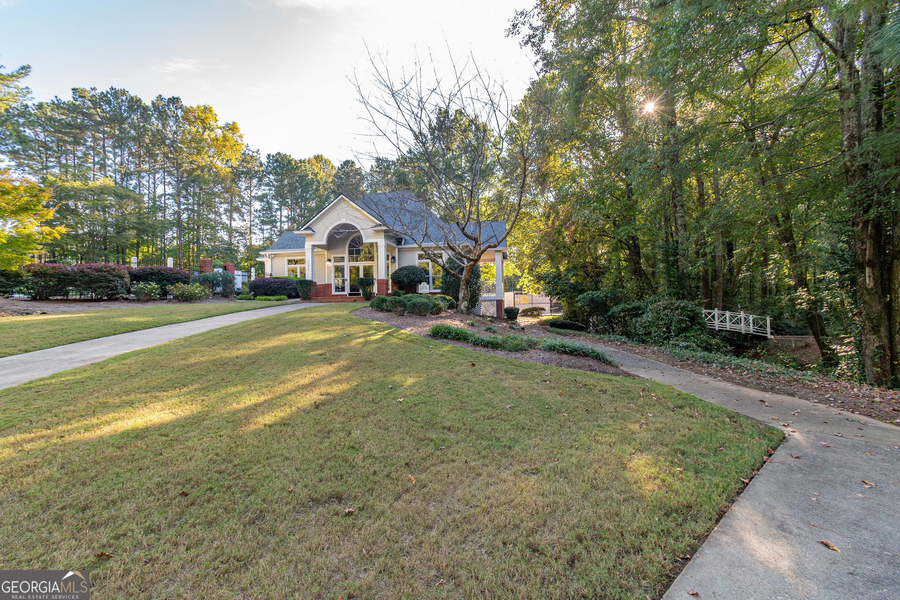 WELLESLEY UNIT V-A - Residential Lease