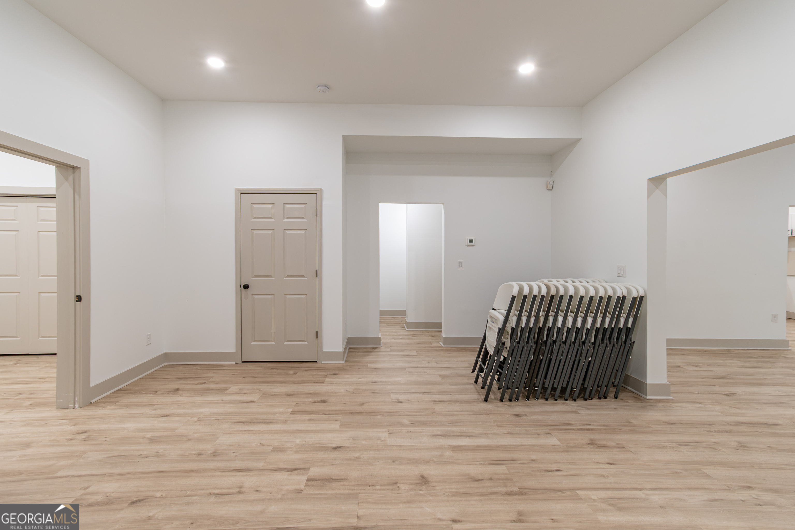 WELLESLEY UNIT V-A - Residential Lease