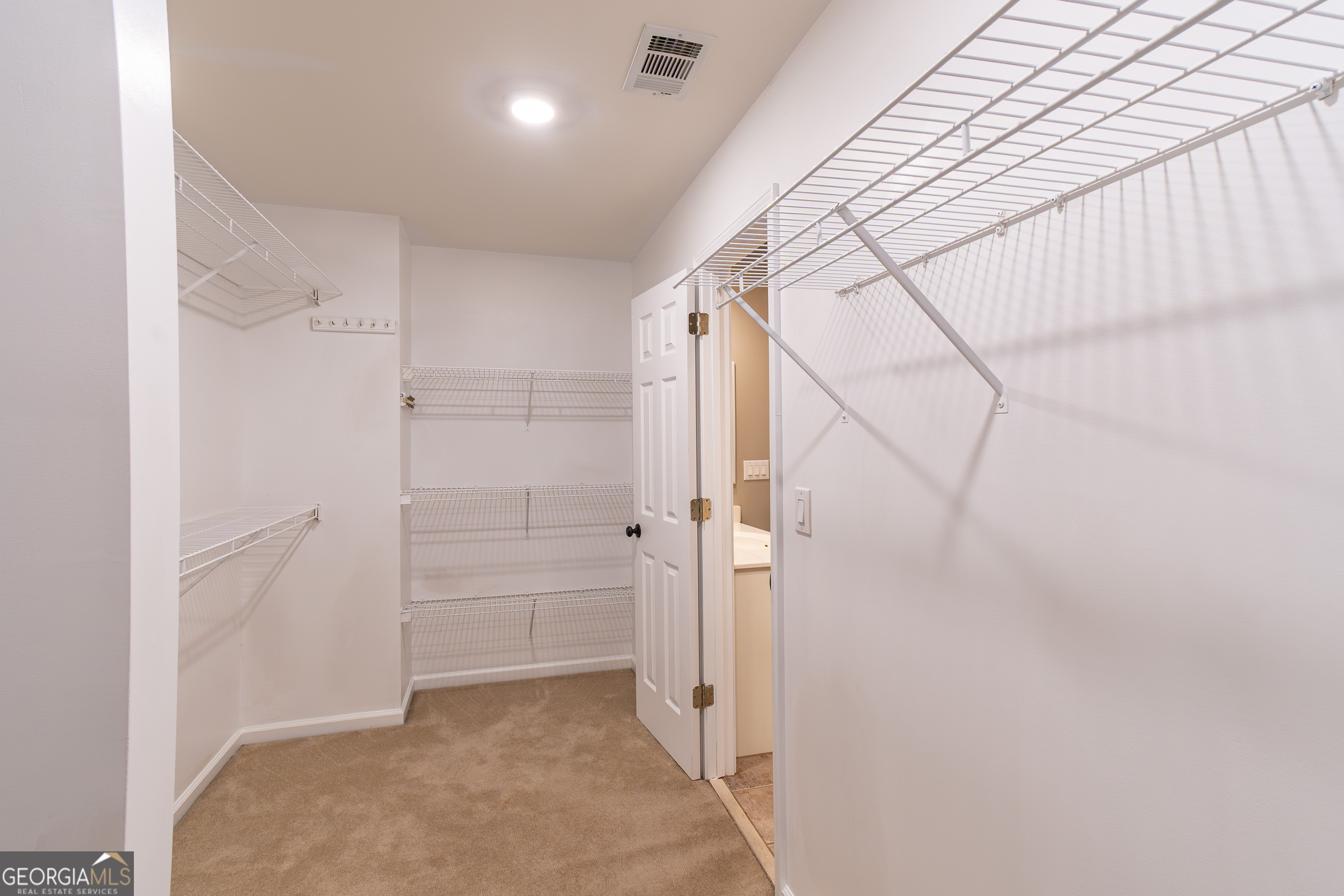 WELLESLEY UNIT V-A - Residential Lease