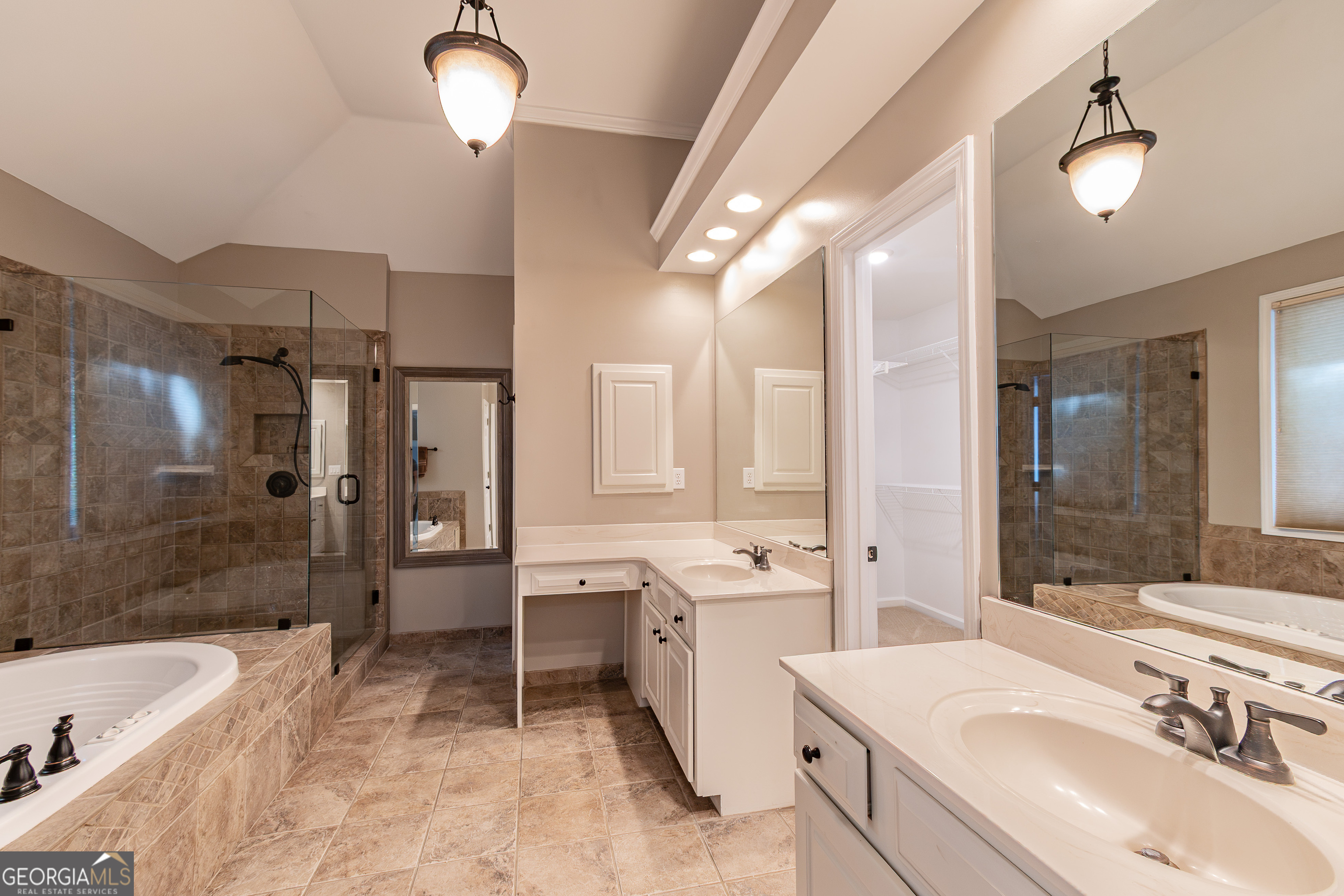 WELLESLEY UNIT V-A - Residential Lease