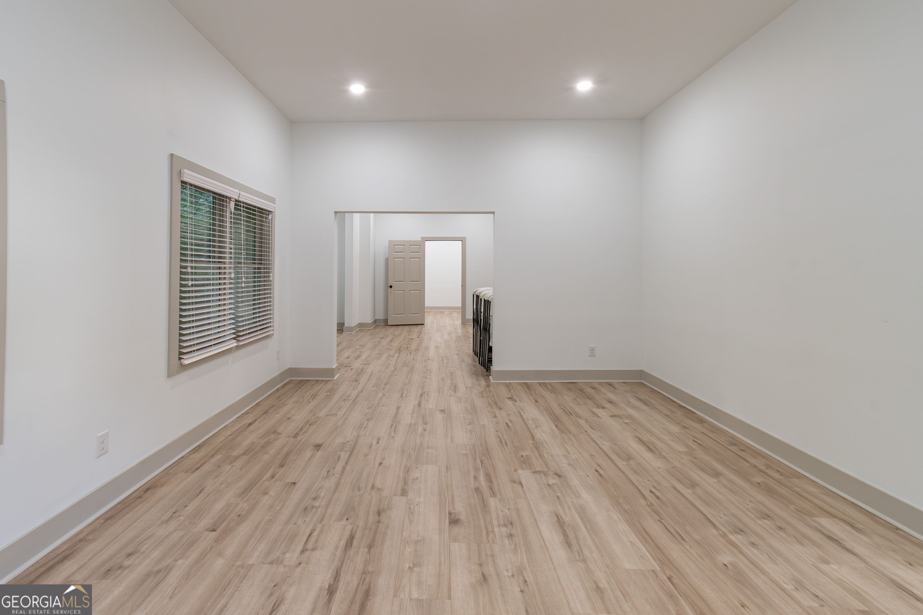 WELLESLEY UNIT V-A - Residential Lease