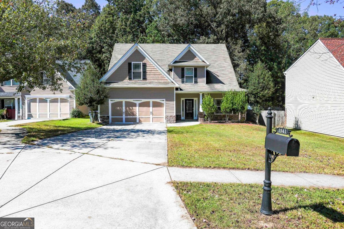 1541 Autumn Wood TRL