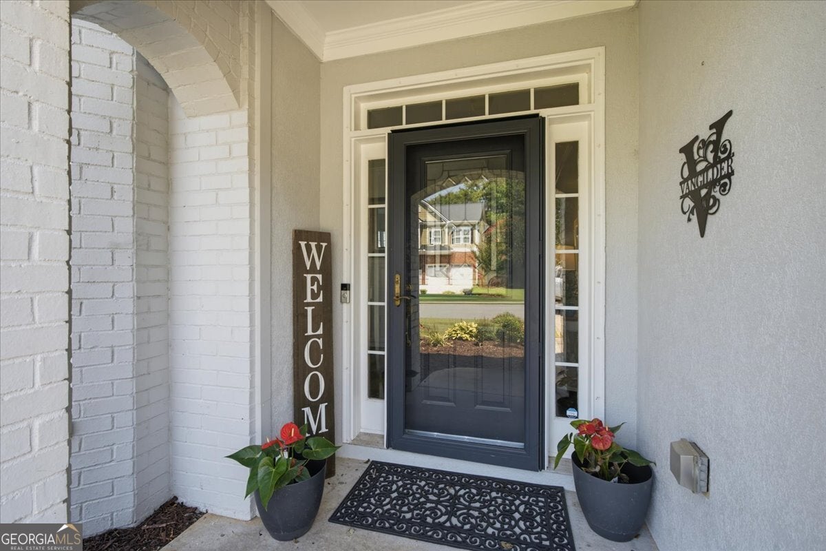 211 Highlands DR