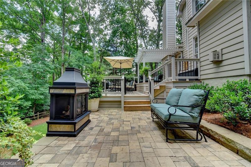 3265 Bentwood Close