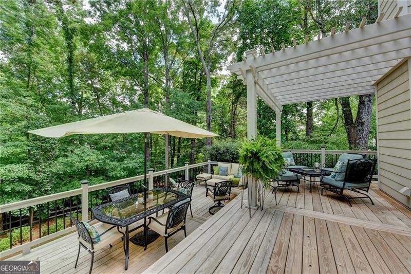 3265 Bentwood Close