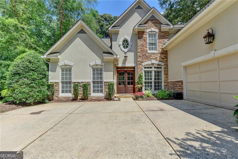 3265 Bentwood Close