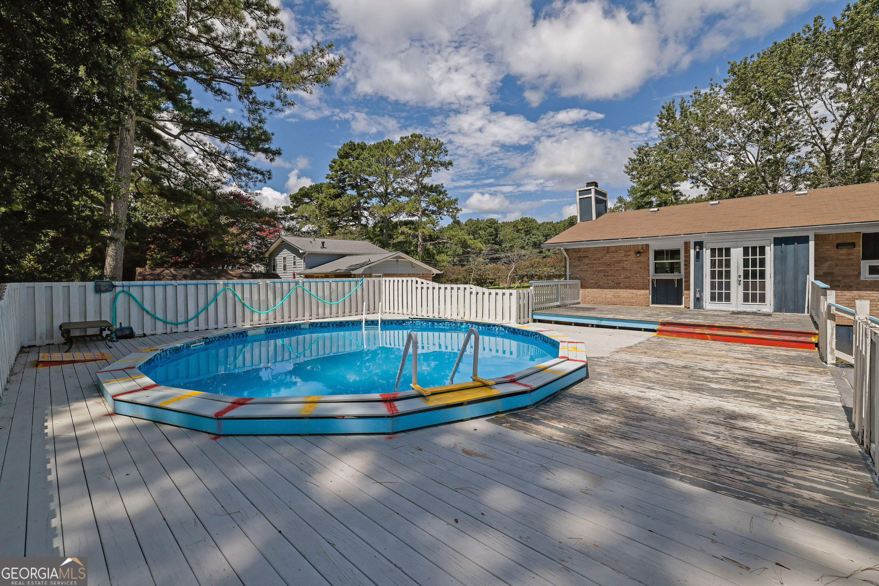 562 Plantation BLVD