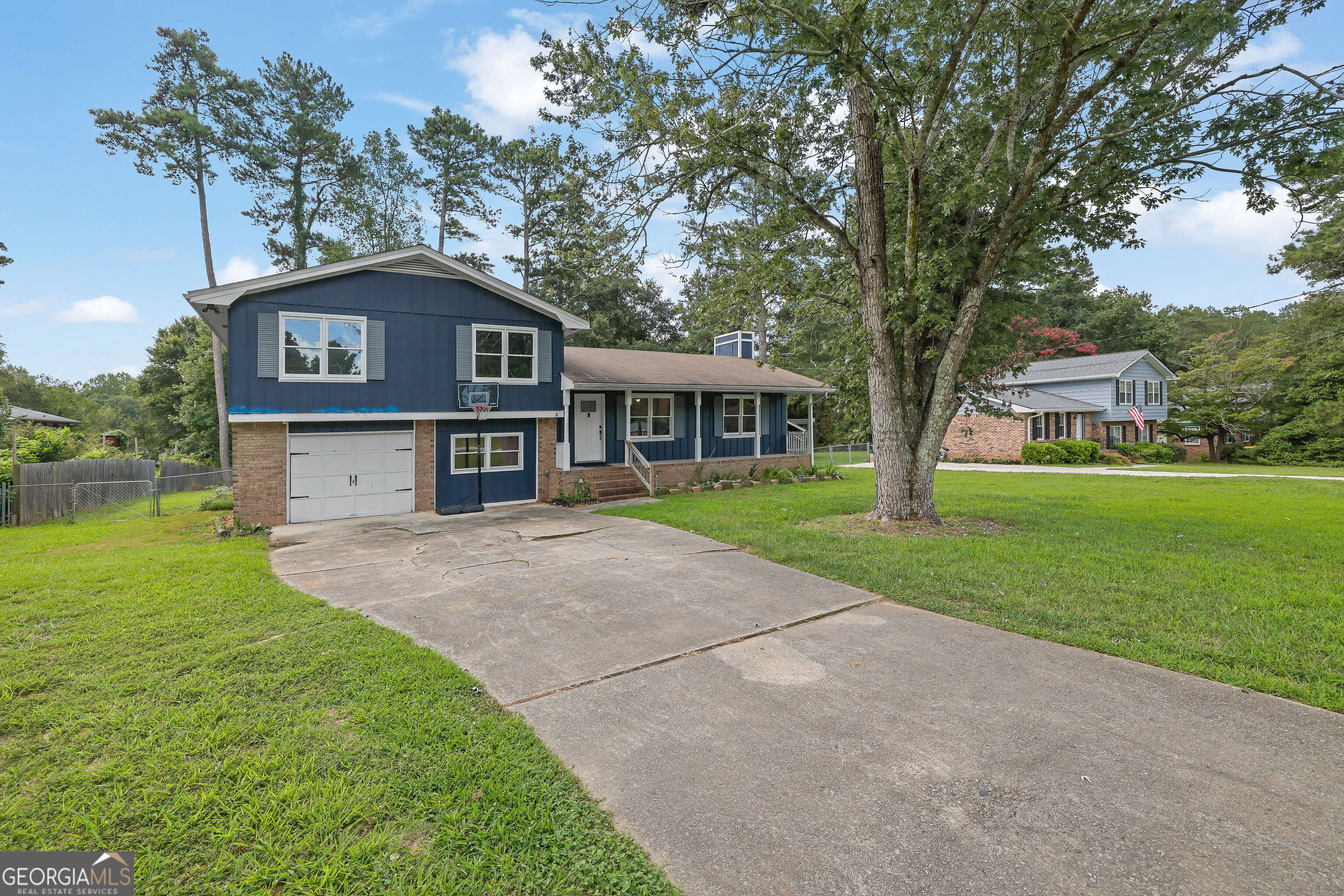 562 Plantation BLVD