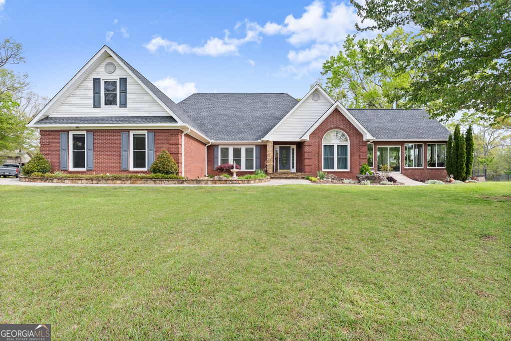 Photo of 4841 Cobb Griffin Road, Gillsville, GA 30543 (MLS # 10731652)