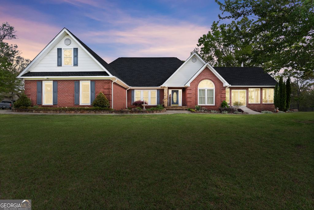 Photo of 4841 Cobb Griffin Road, Gillsville, GA 30543 (MLS # 10731652)