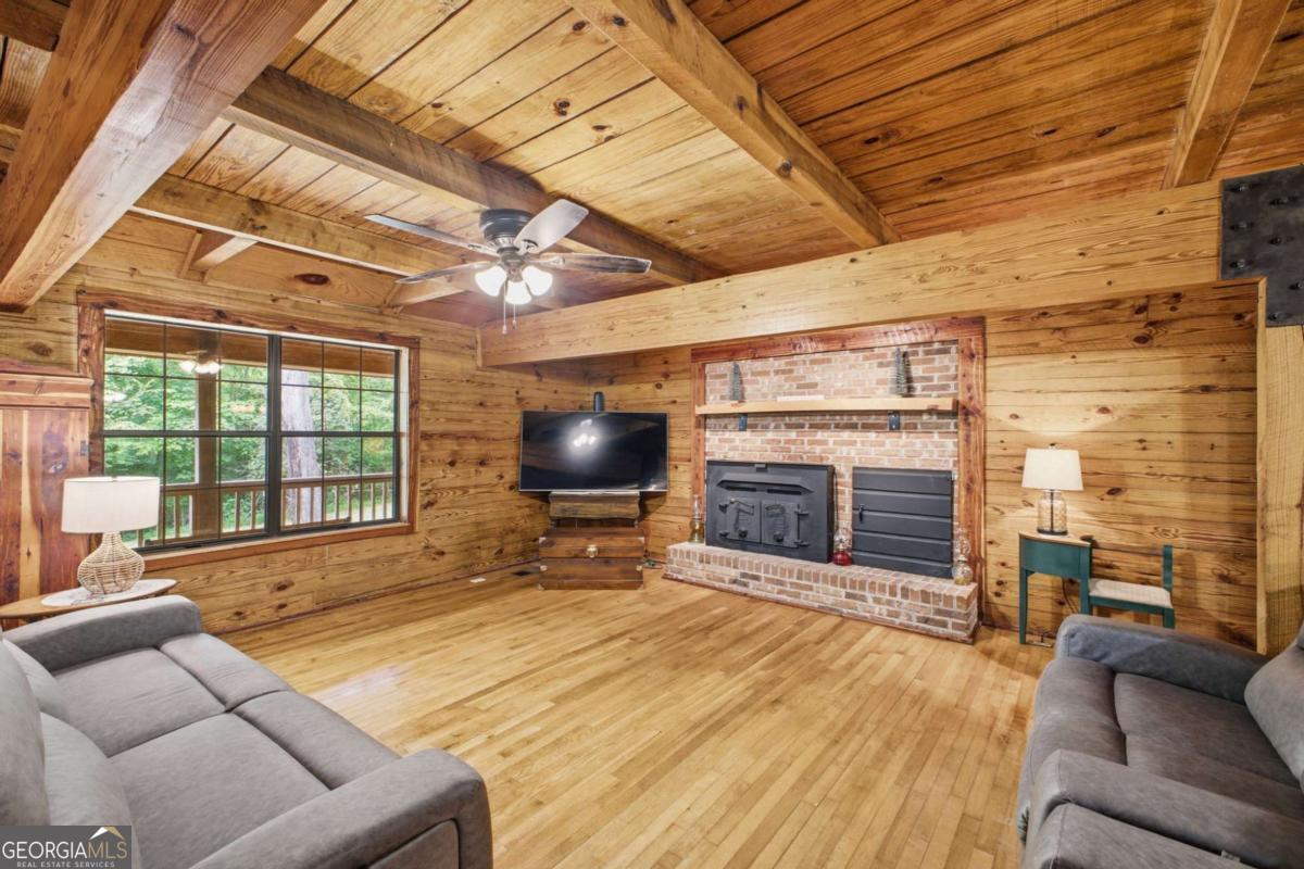 206 Henson RD SW