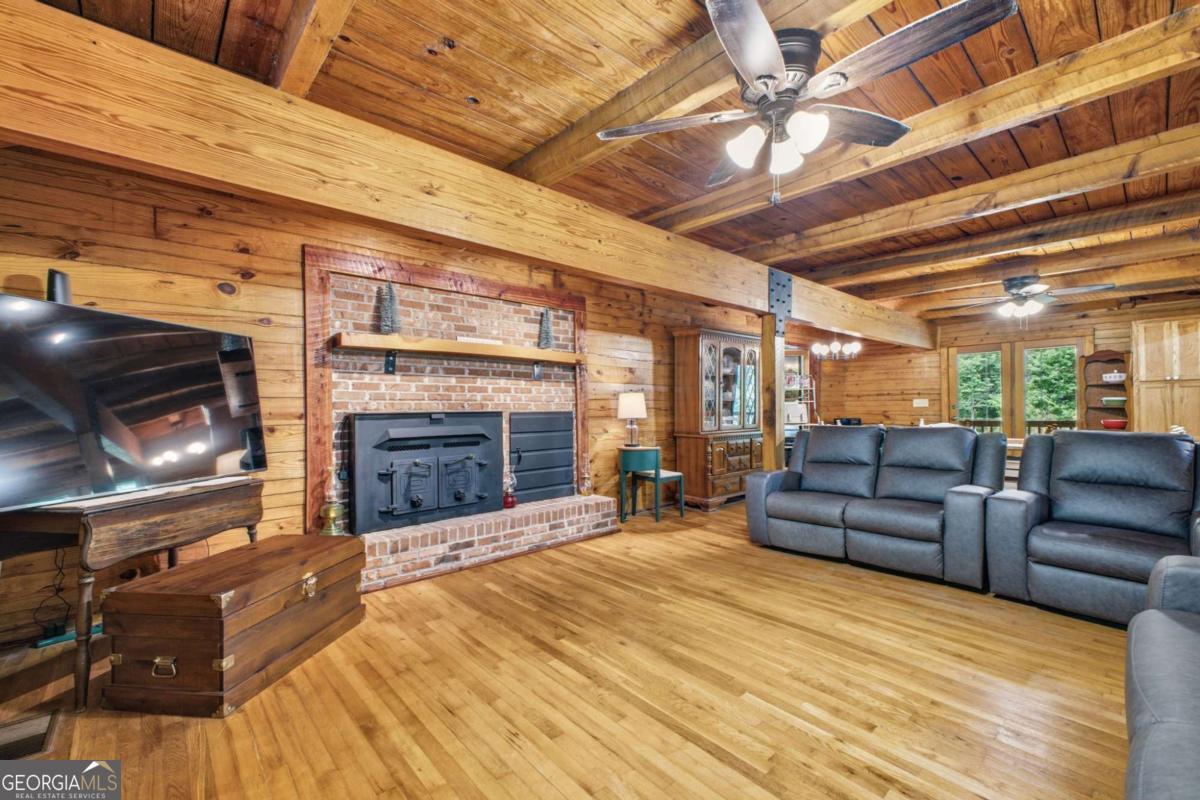 206 Henson RD SW