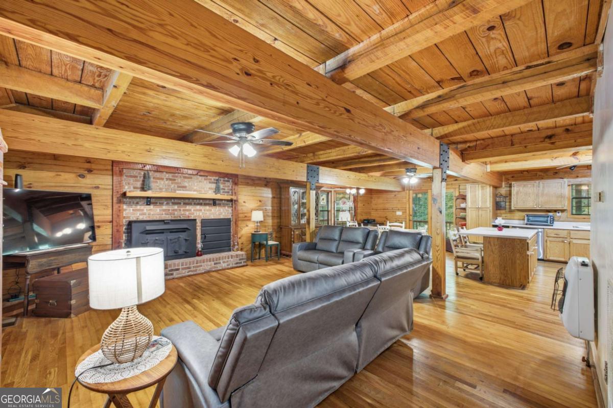 206 Henson RD SW