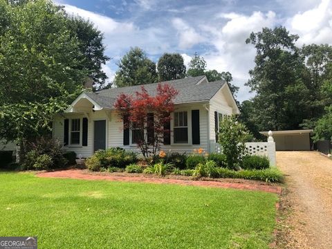 Photo of 108 Oakwood Street NW, Rome, GA 30165 (MLS # 10629414)