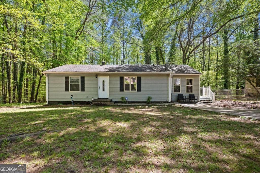 Photo of 3690 Asbury Lane SW, Atlanta, GA 30331 (MLS # 10707341)