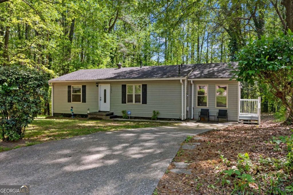 Photo of 3690 Asbury Lane SW, Atlanta, GA 30331 (MLS # 10707341)