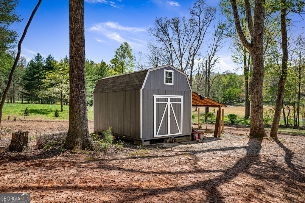 241 Simmons DR