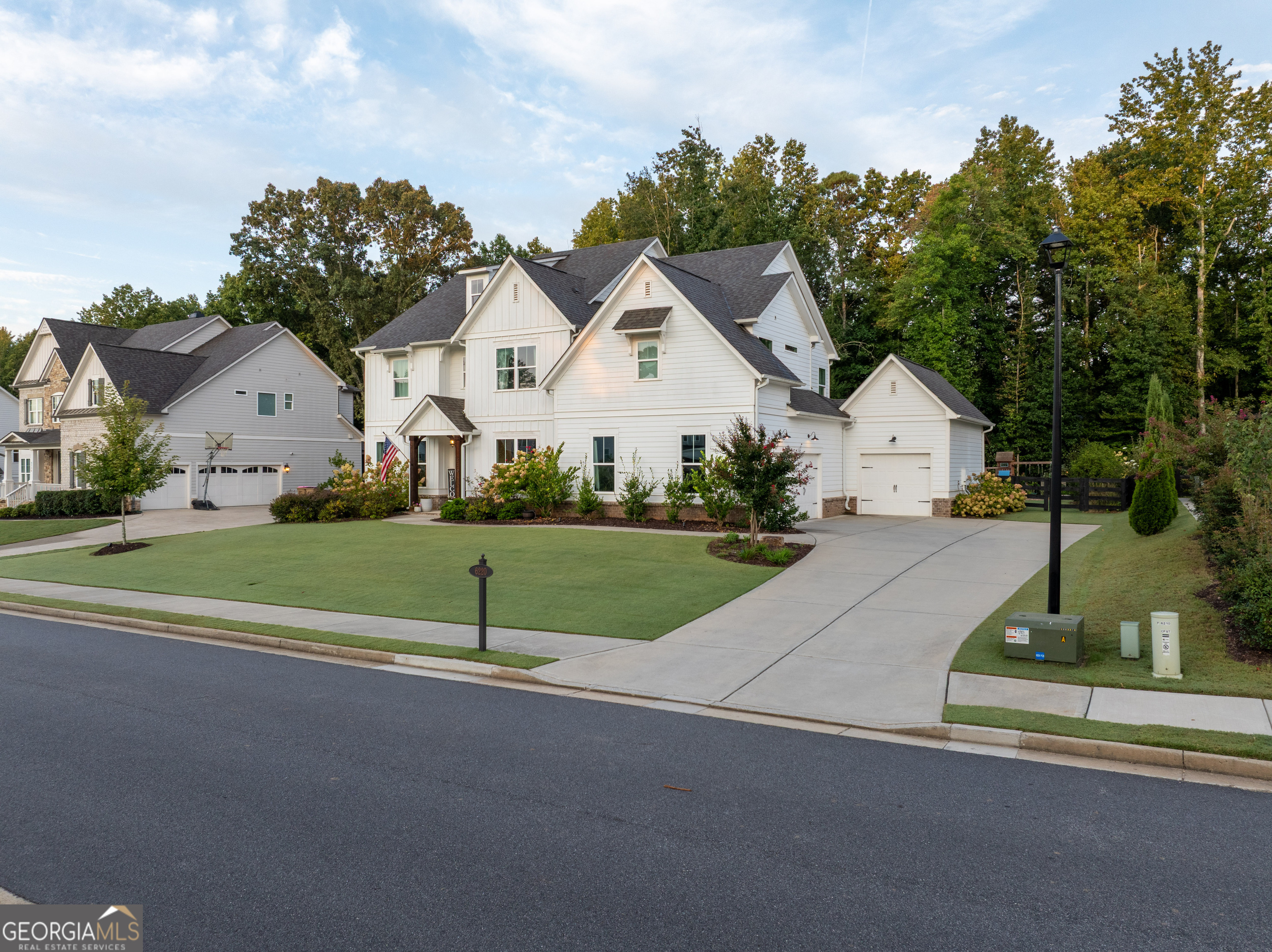 6220 Bentley Commons DR