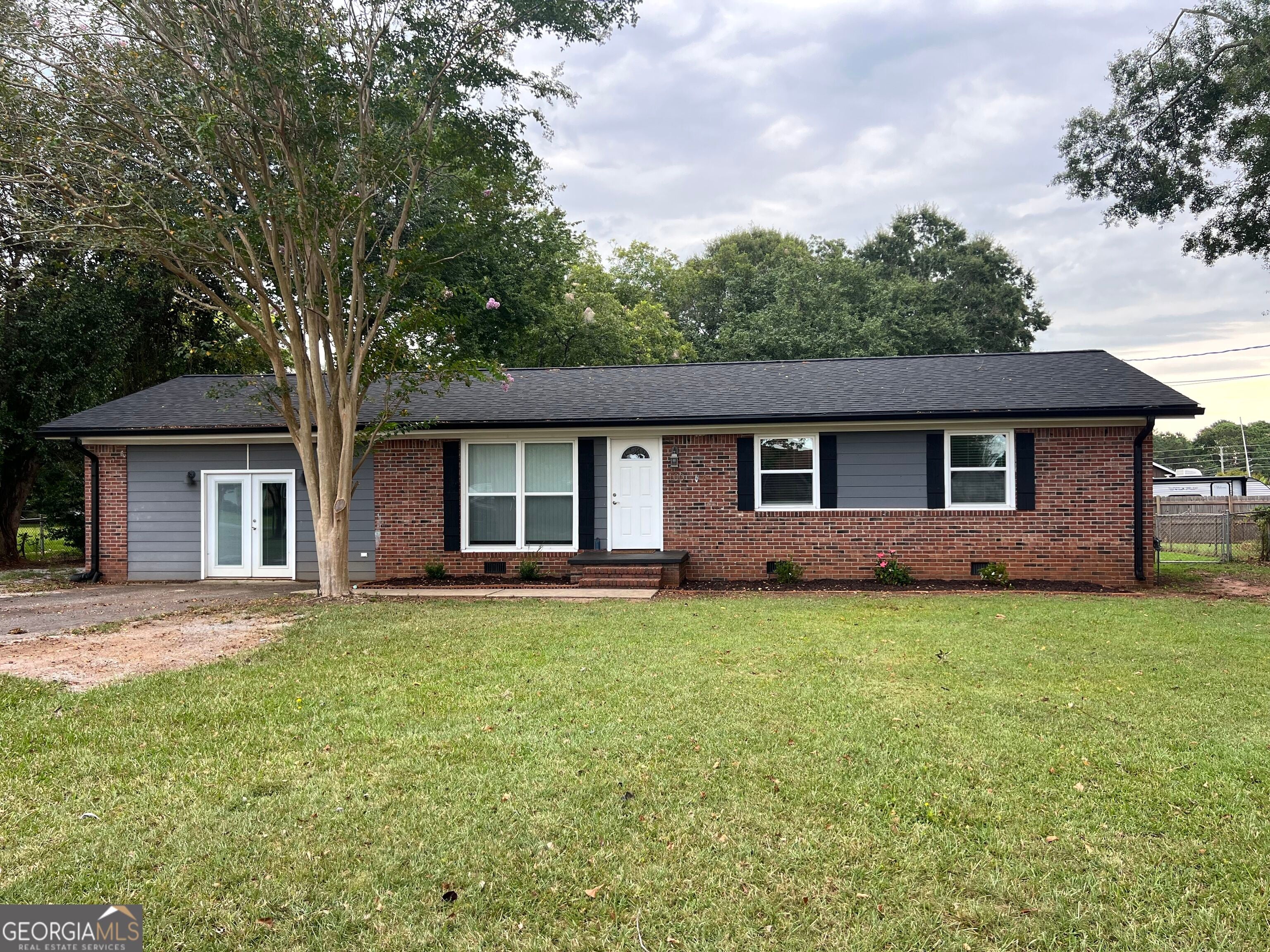 100 Marlon ST