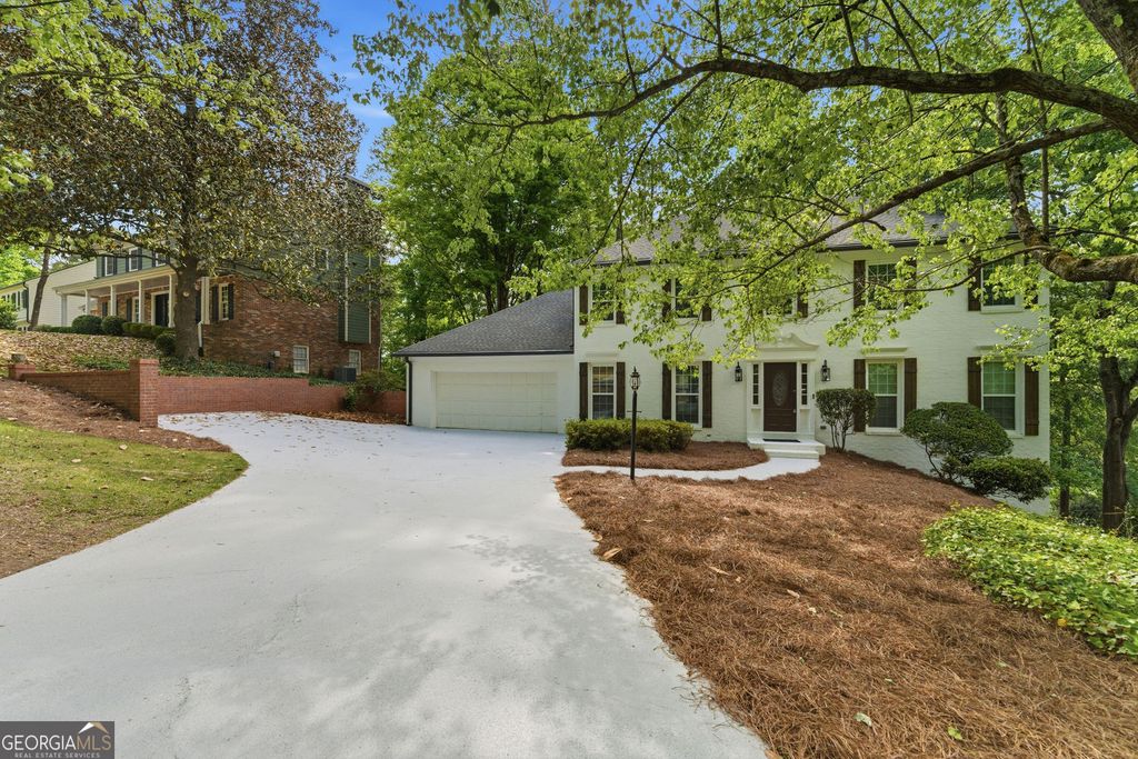 Photo of 1731 E Bank Drive, Marietta, GA 30068 (MLS # 10755916)
