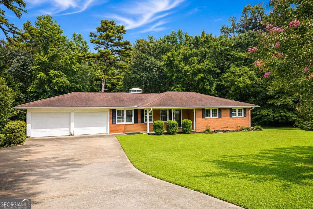 Photo of 128 Scott Circle, Toccoa, GA 30577 (MLS # 10823884)