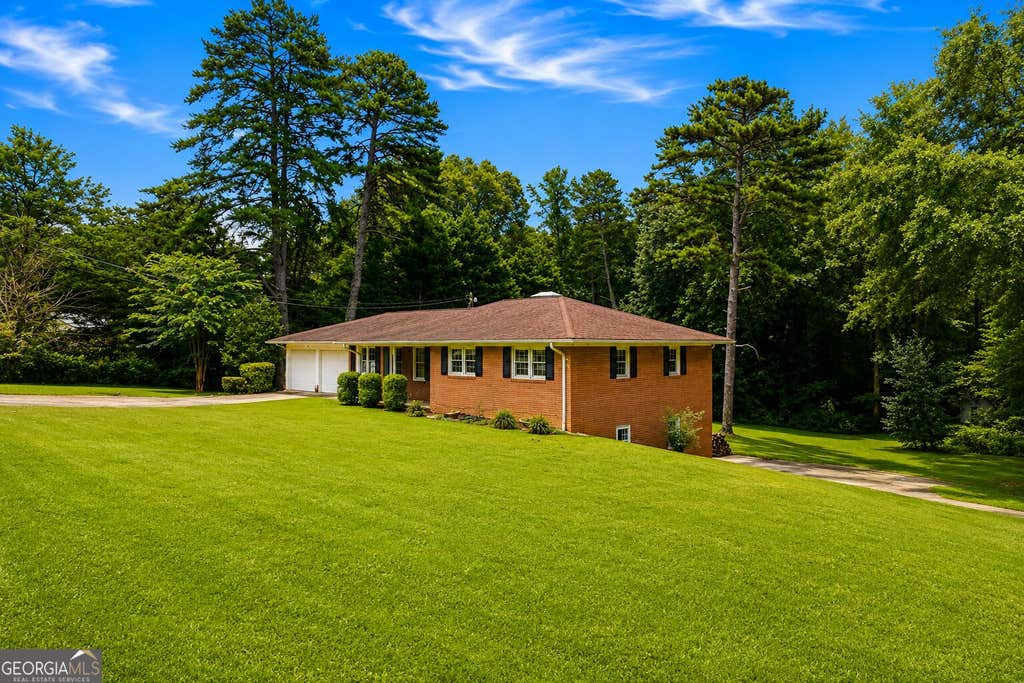 Photo of 128 Scott Circle, Toccoa, GA 30577 (MLS # 10823884)