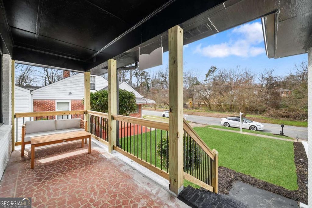 Photo of 108 Burbank Drive SW, Atlanta, GA 30314 (MLS # 10681977)